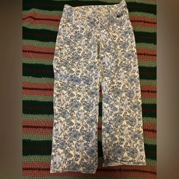 Levi’s 501 90s Floral Jeans - Picture 2 of 6